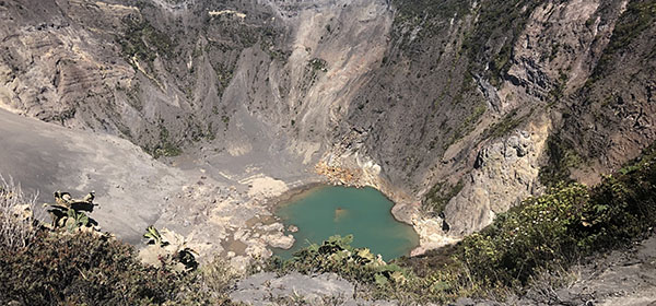 cratere-volcan-irazu-costa-rica